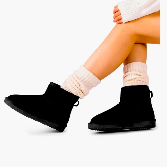 🎁NIB! DREAM PAIRS Suede Faux Fur Water Resistant Snow Ankle Boots Black Sz.9 - Picture 1 of 10